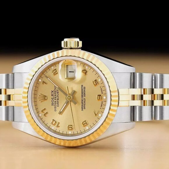 Sale! Ladies Rolex 18kt Yellow Datejust With Box - Picture 4 of 6